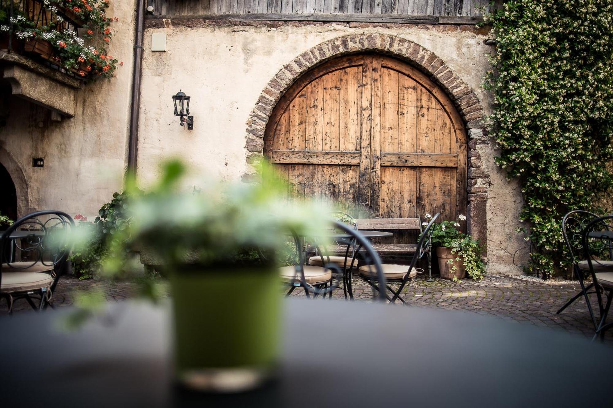 Romantik Hotel Jagdhof Caldaro Εξωτερικό φωτογραφία