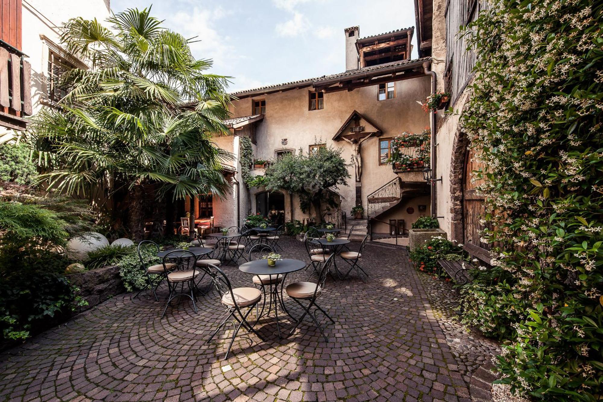 Romantik Hotel Jagdhof Caldaro Εξωτερικό φωτογραφία