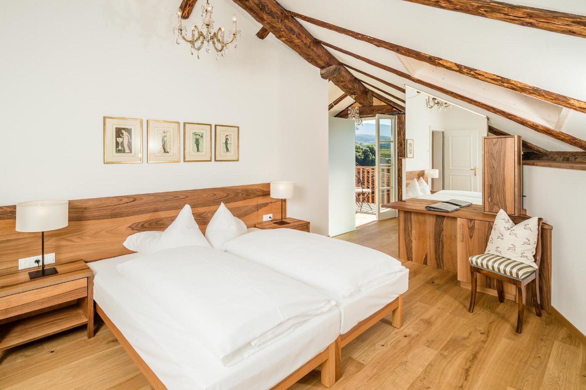 Romantik Hotel Jagdhof Caldaro Εξωτερικό φωτογραφία